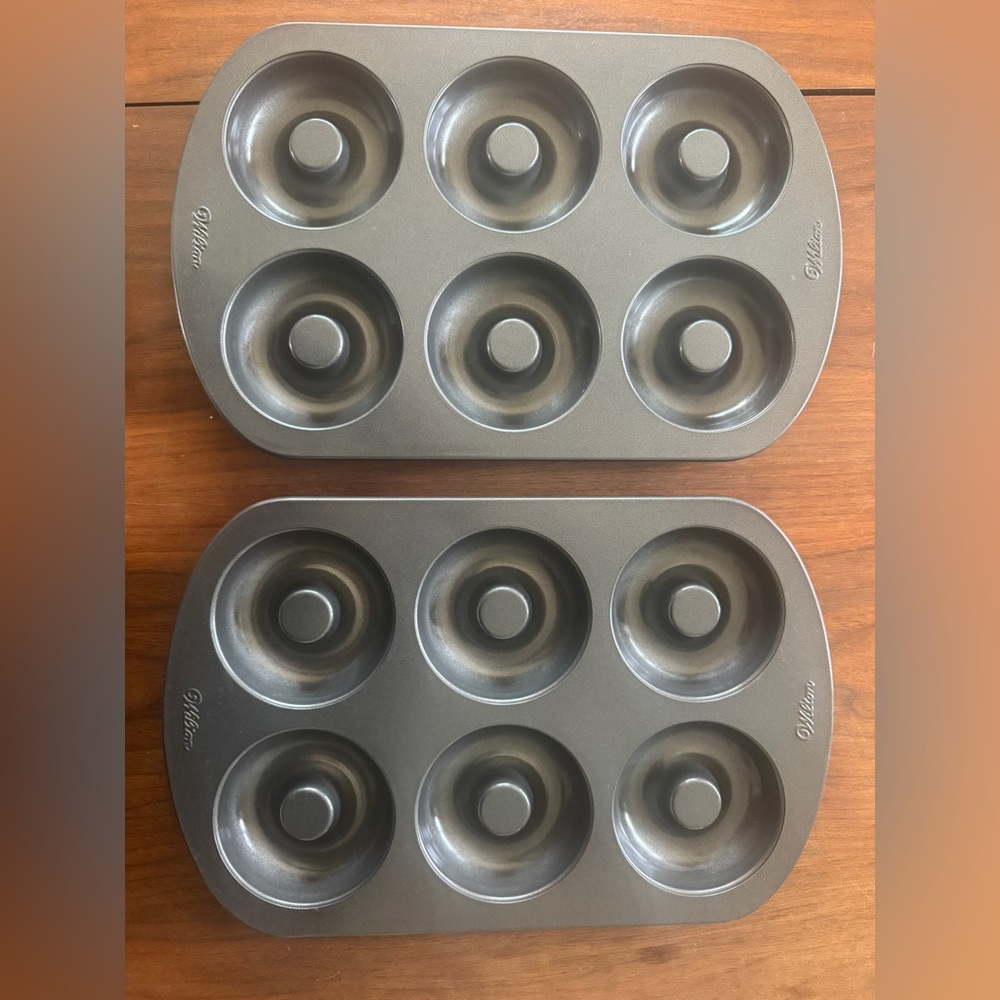 Wilton Metal Nonstick Donut Pan Set in Gray (2-Pack)